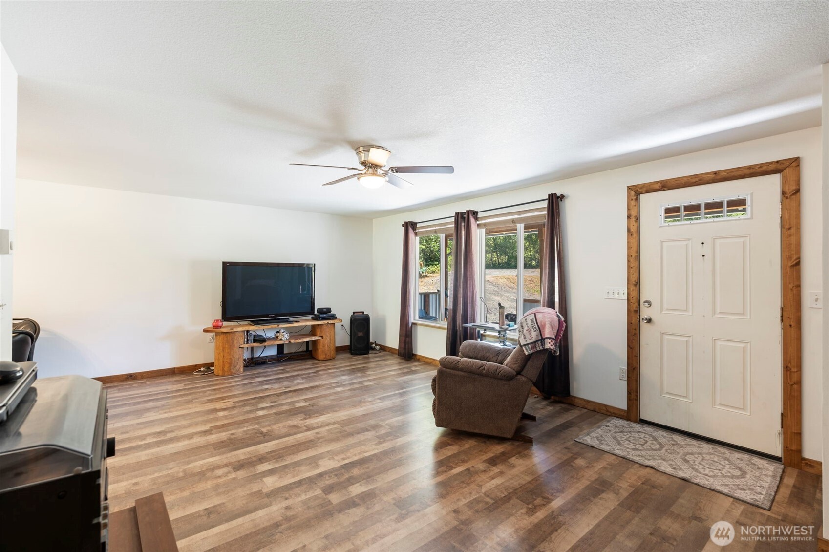 112 Jordan Way Property Photo 4