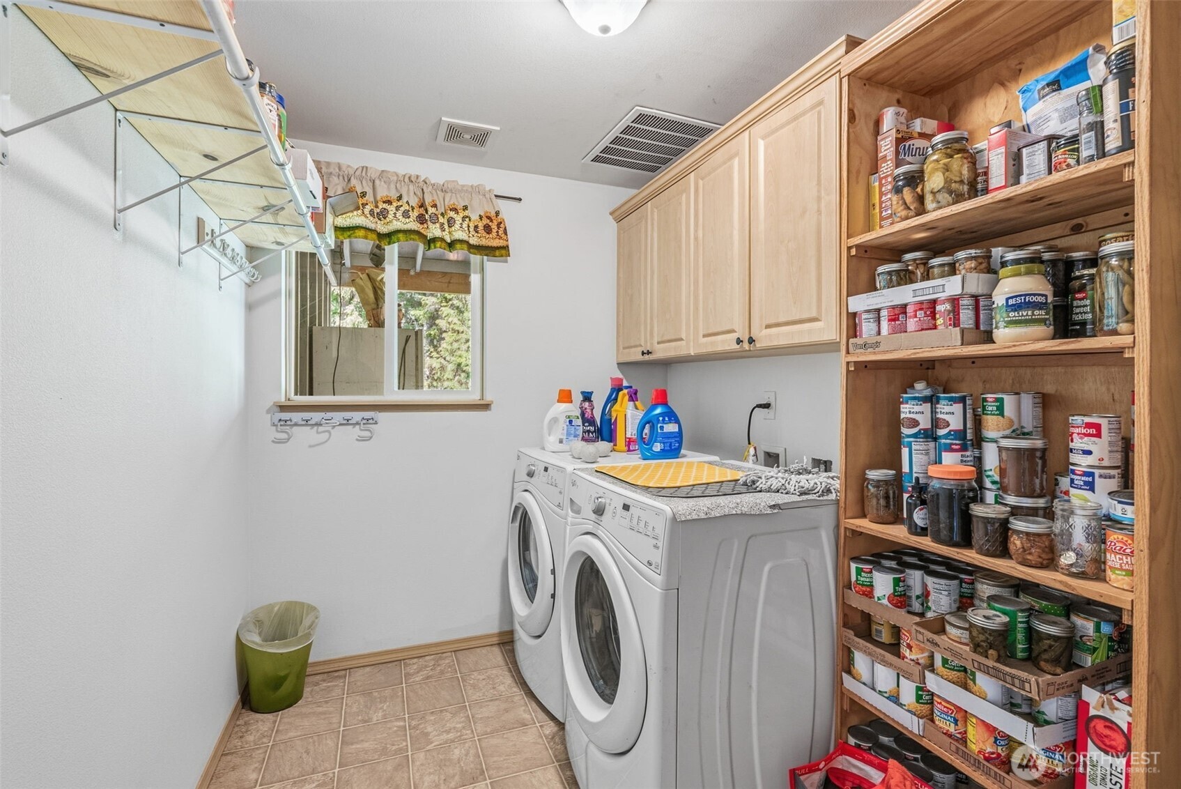 112 Jordan Way Property Photo 6