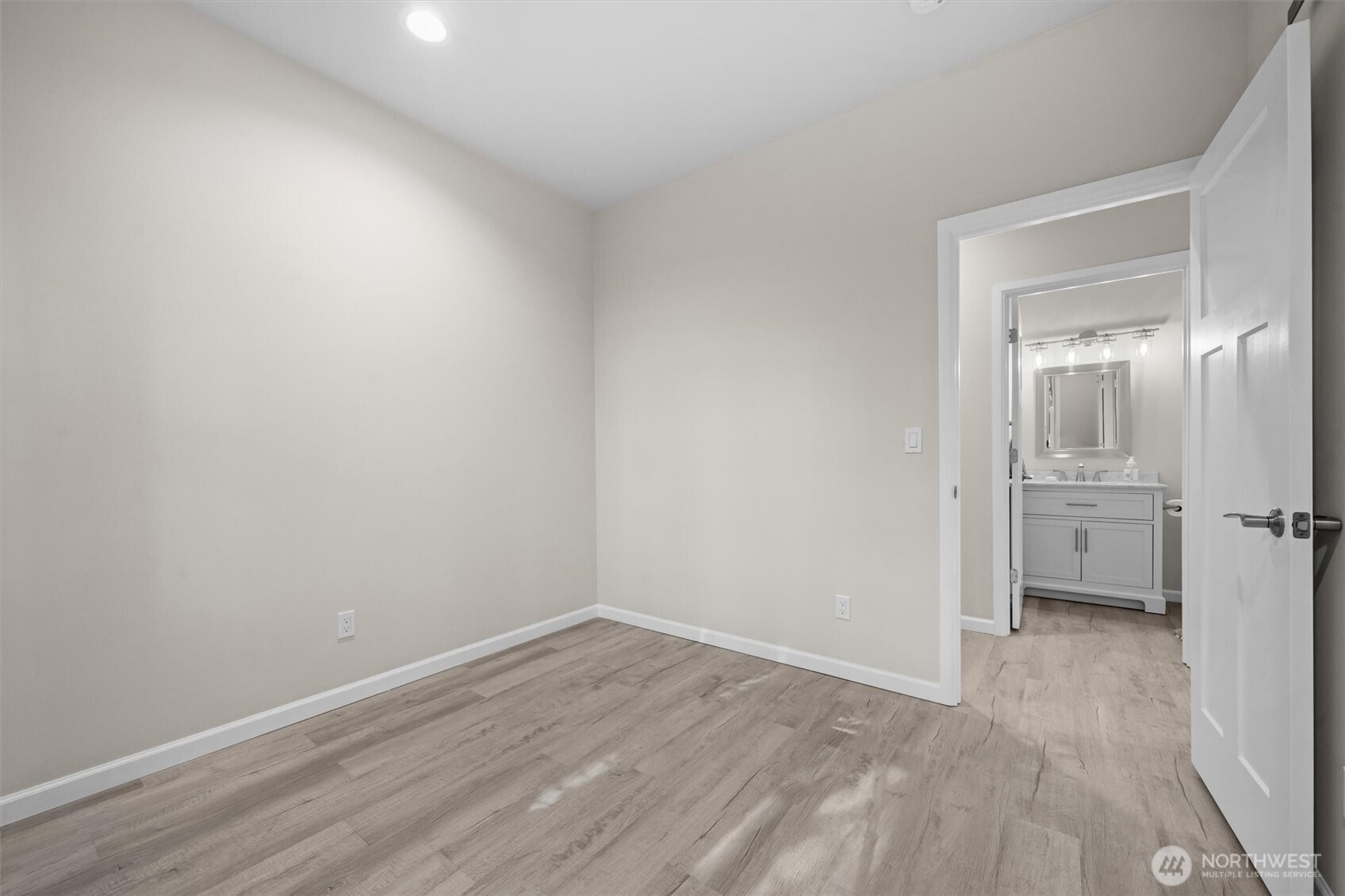 11813 Island Drive Property Photo 23