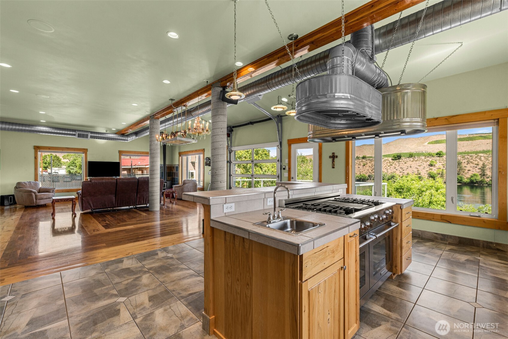 1307 Jefferson Avenue Property Photo 14