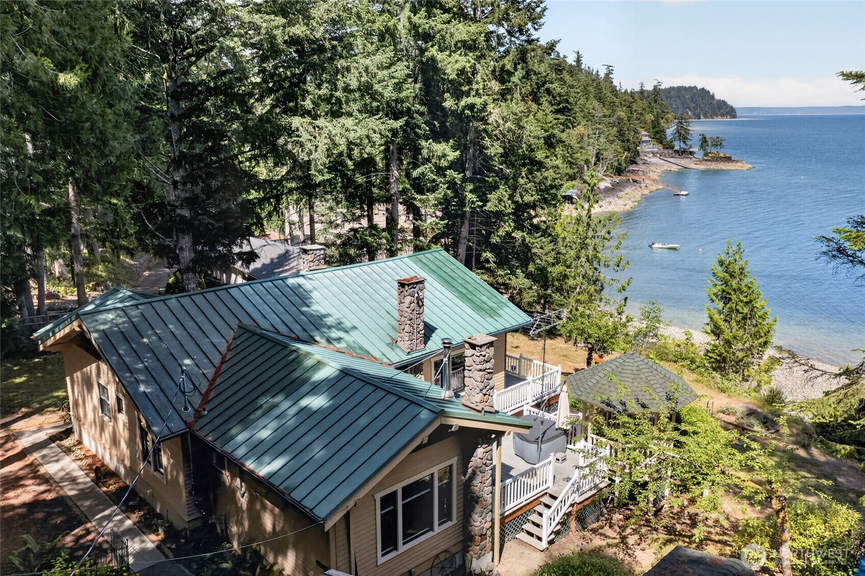 311231 Highway 101 Property Photo 2