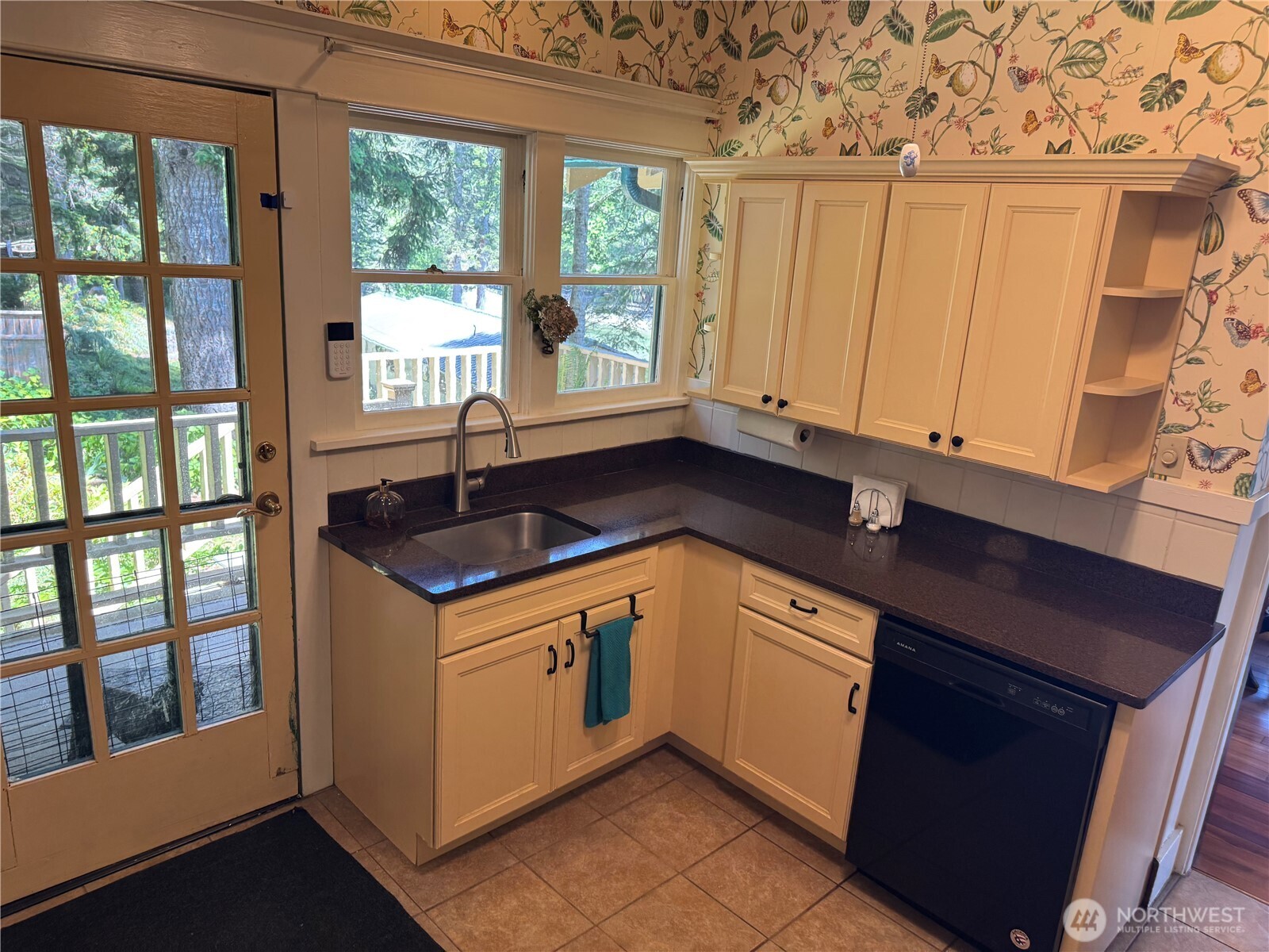 311231 Highway 101 Property Photo 15