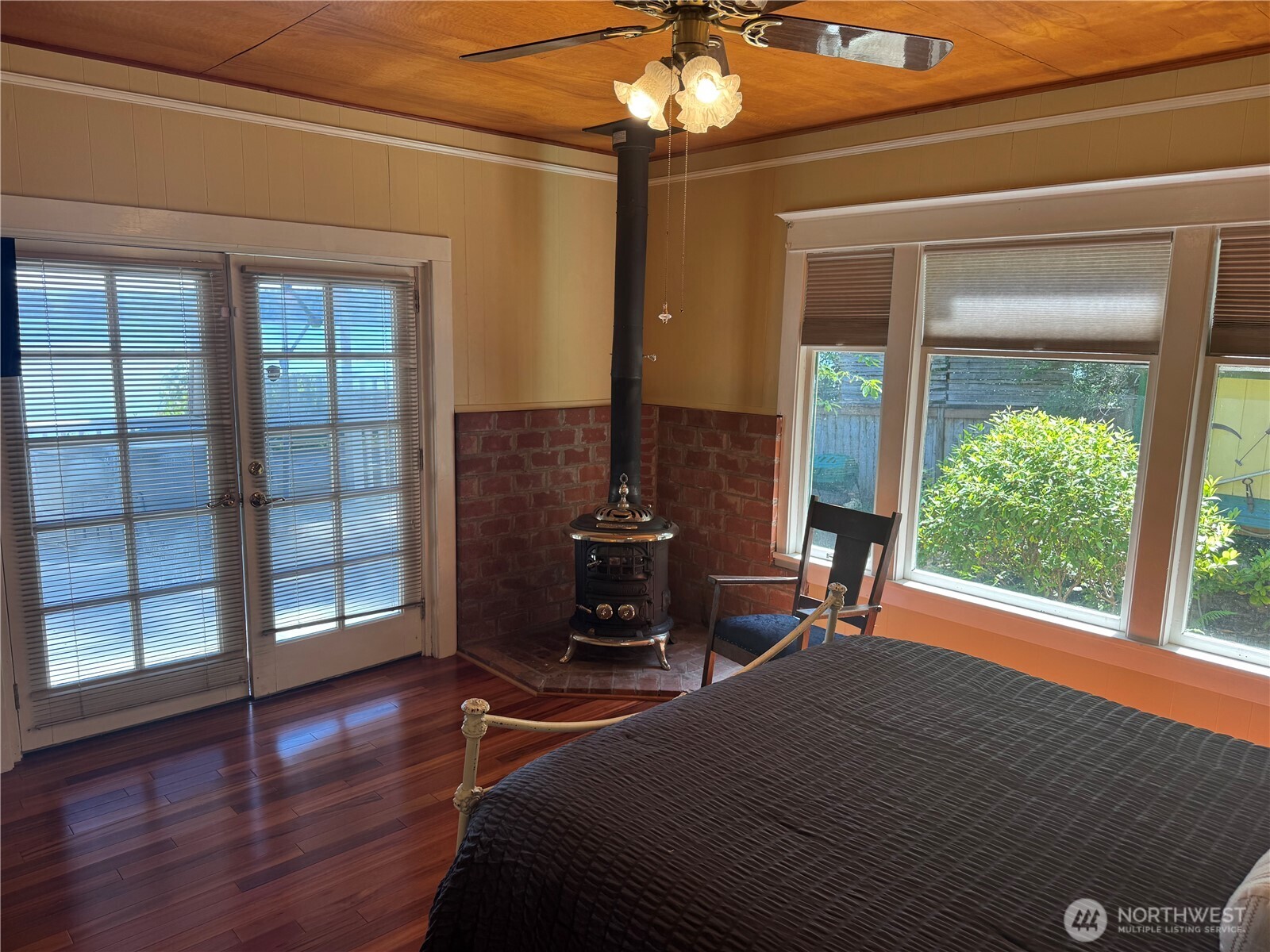 311231 Highway 101 Property Photo 18
