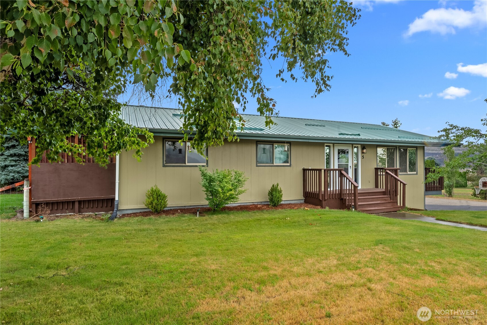 5 Parkway Street Property Photo 3