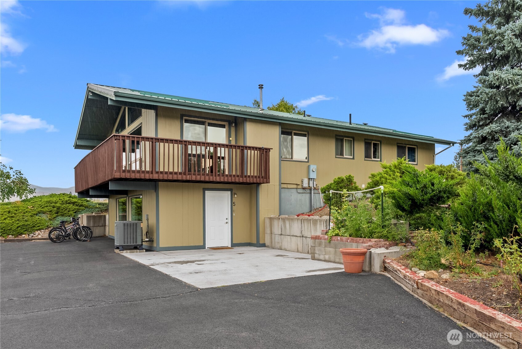5 Parkway Street Property Photo 33
