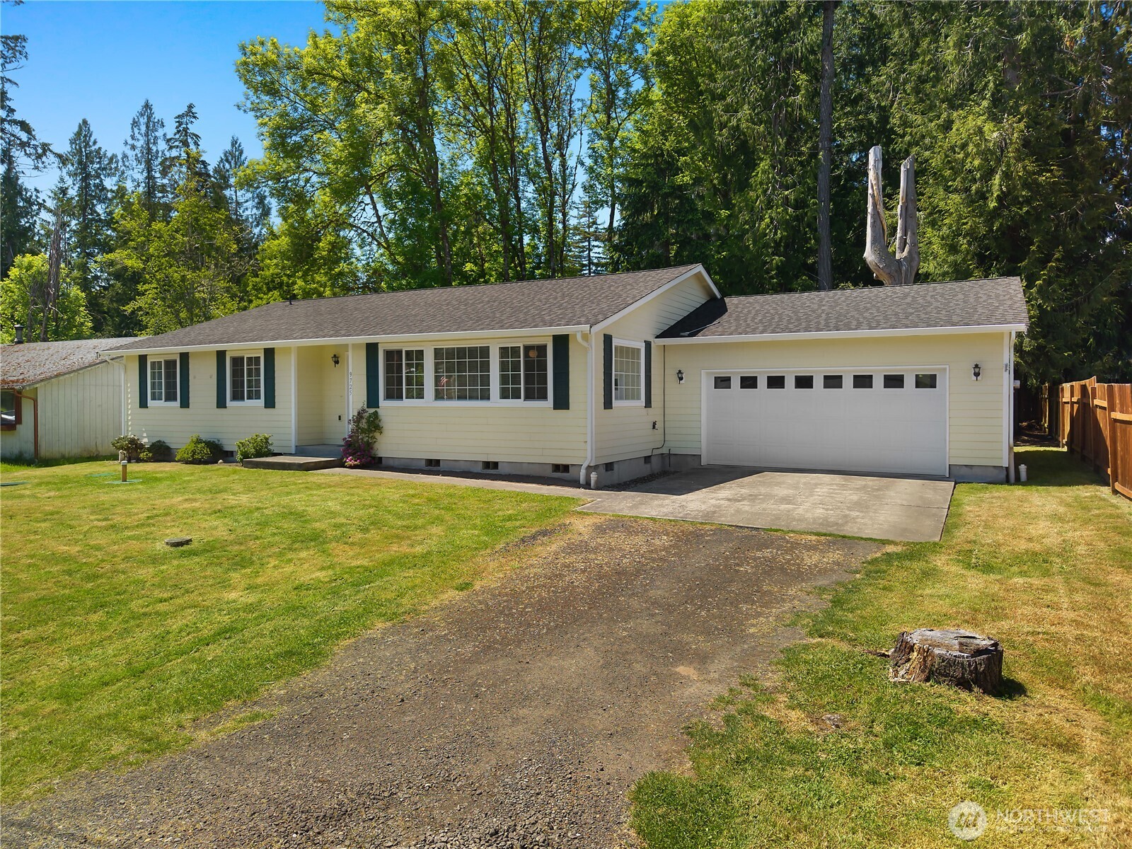 9725 Channel Drive Property Photo 1