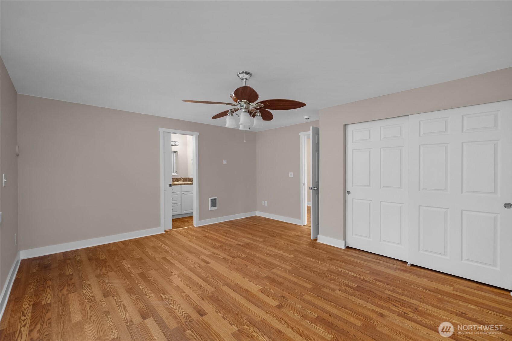 9725 Channel Drive Property Photo 13