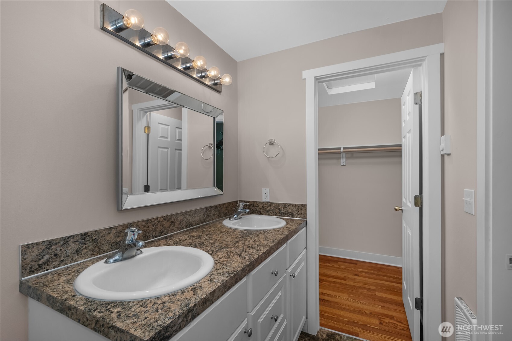 9725 Channel Drive Property Photo 17