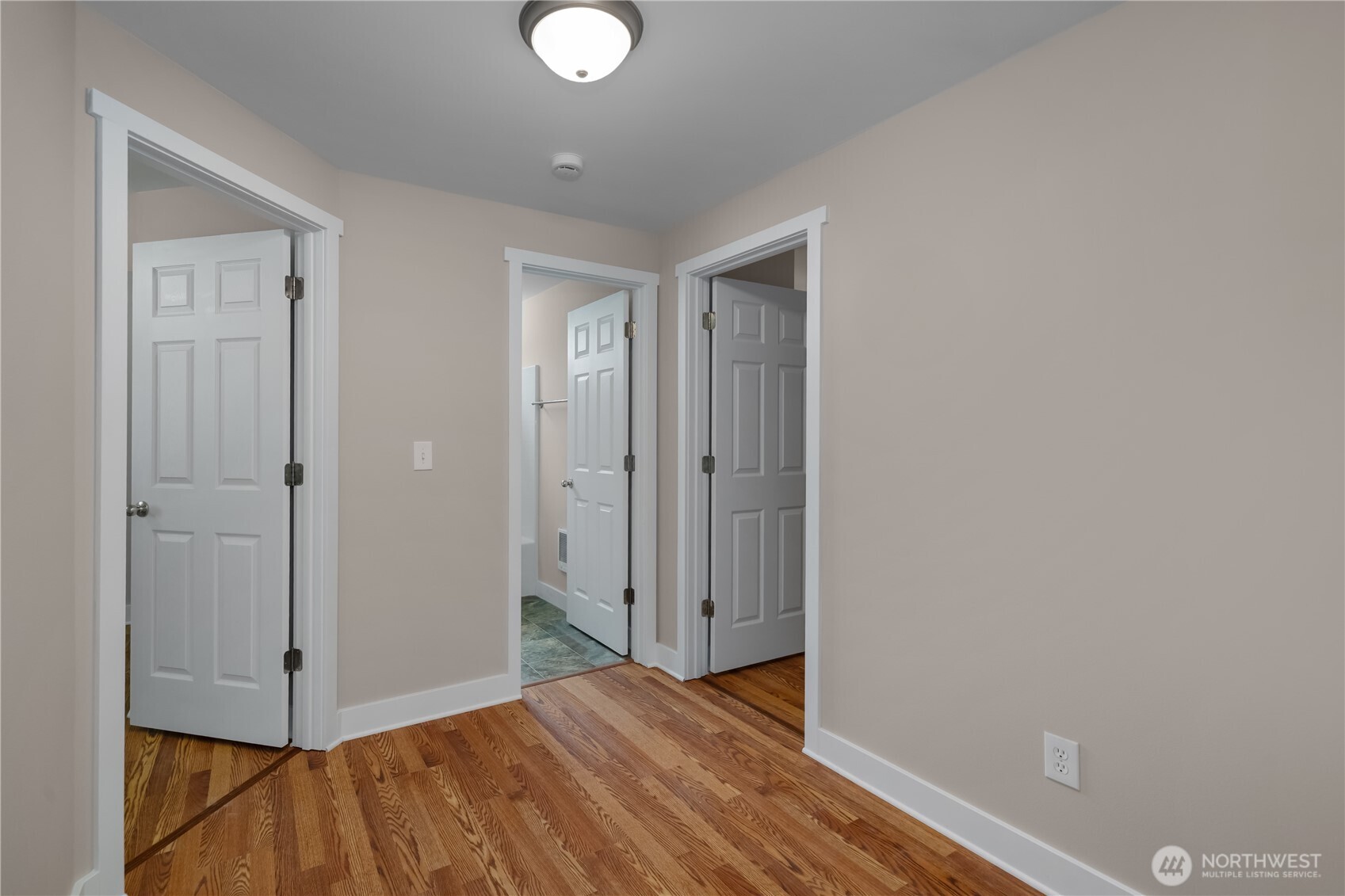 9725 Channel Drive Property Photo 18