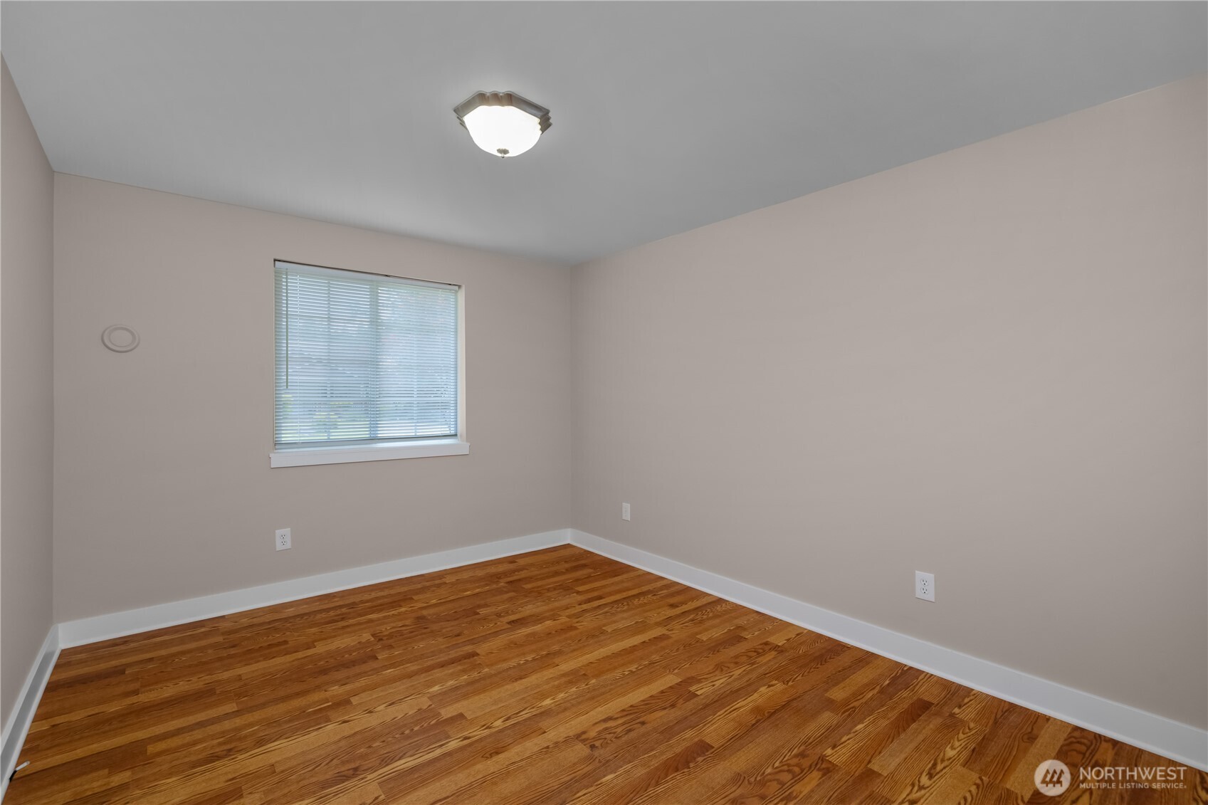 9725 Channel Drive Property Photo 21