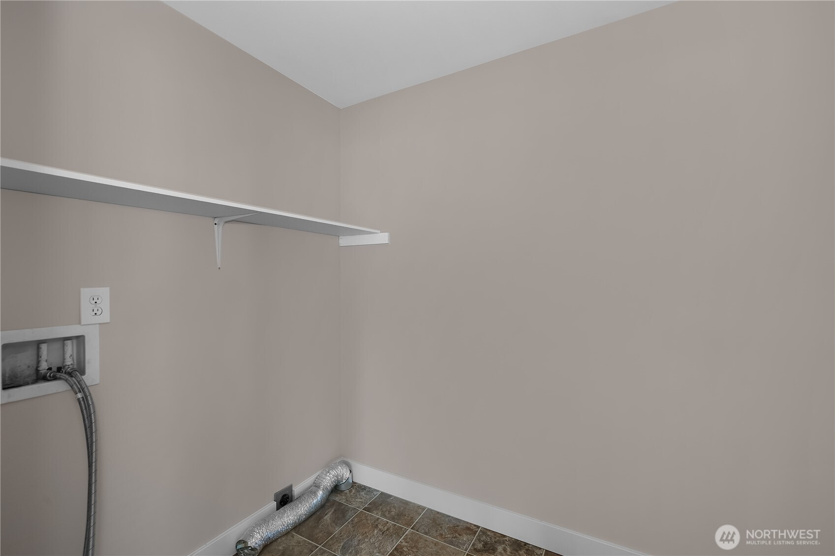 9725 Channel Drive Property Photo 24