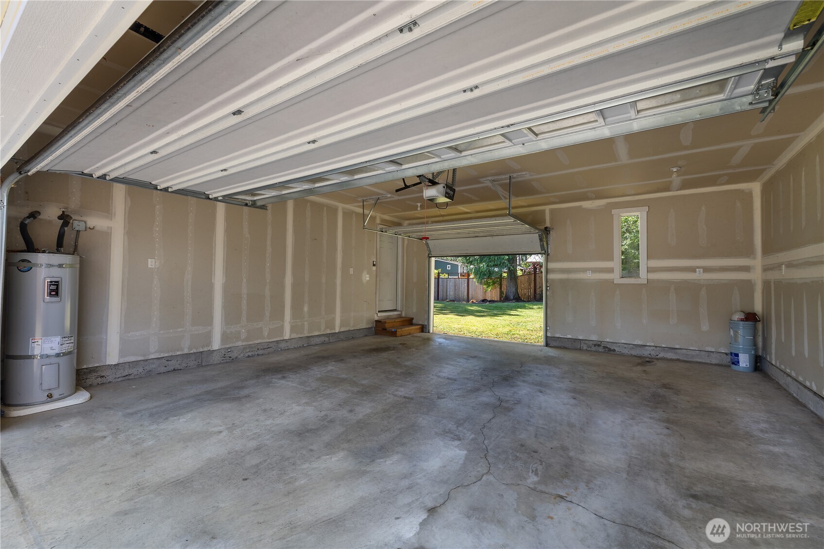 9725 Channel Drive Property Photo 28