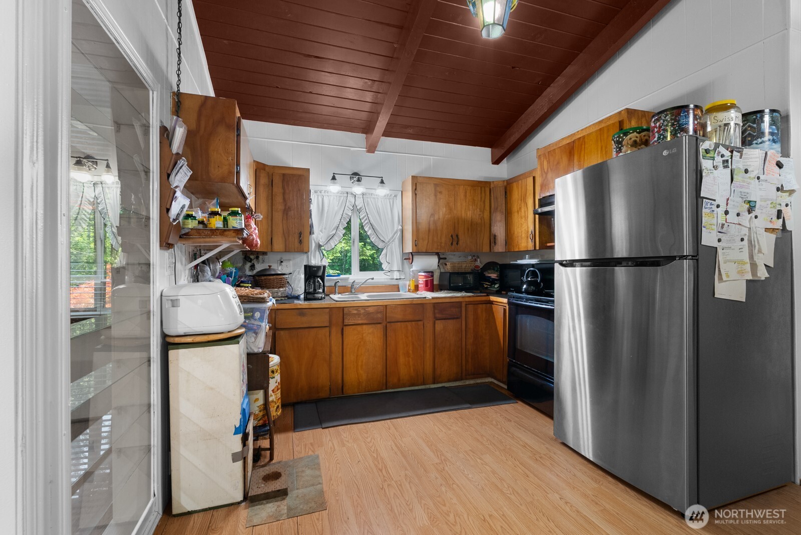 31 N Colony Surf Drive Property Photo 9