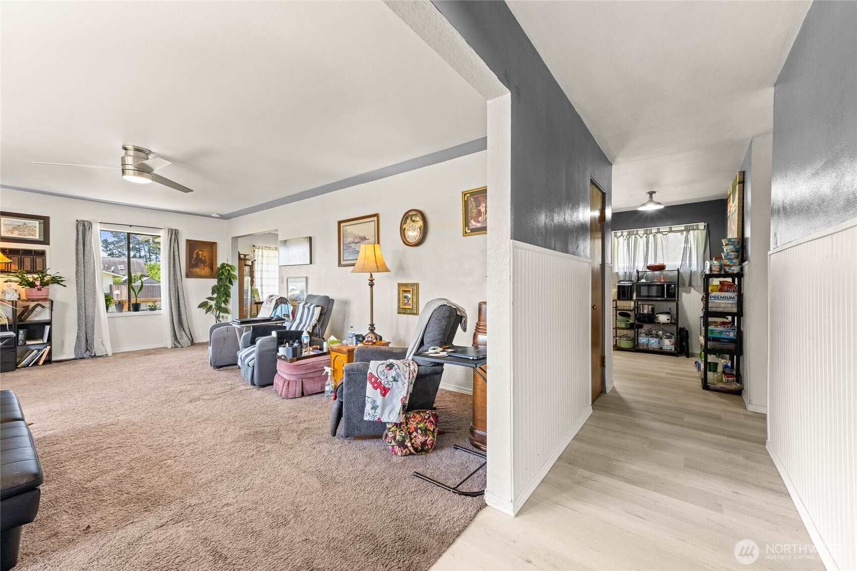 306 E I Street Property Photo 4