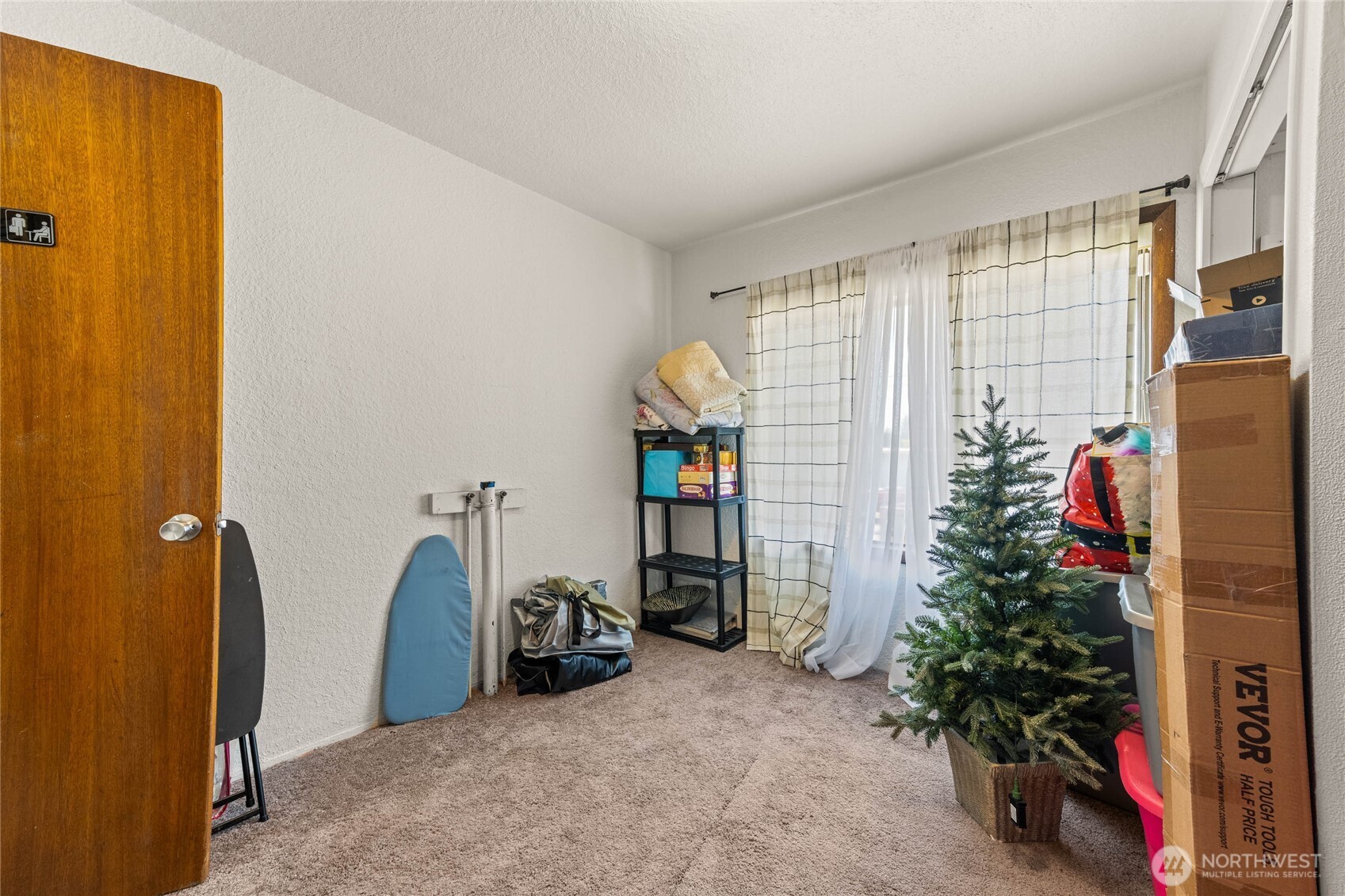 306 E I Street Property Photo 14
