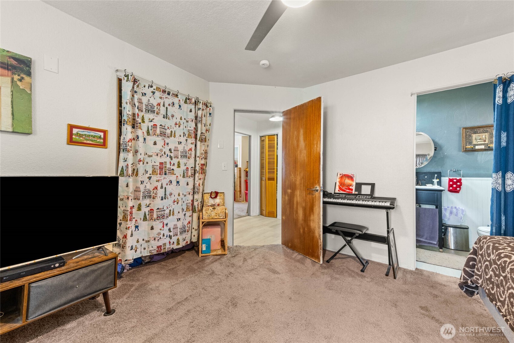 306 E I Street Property Photo 16
