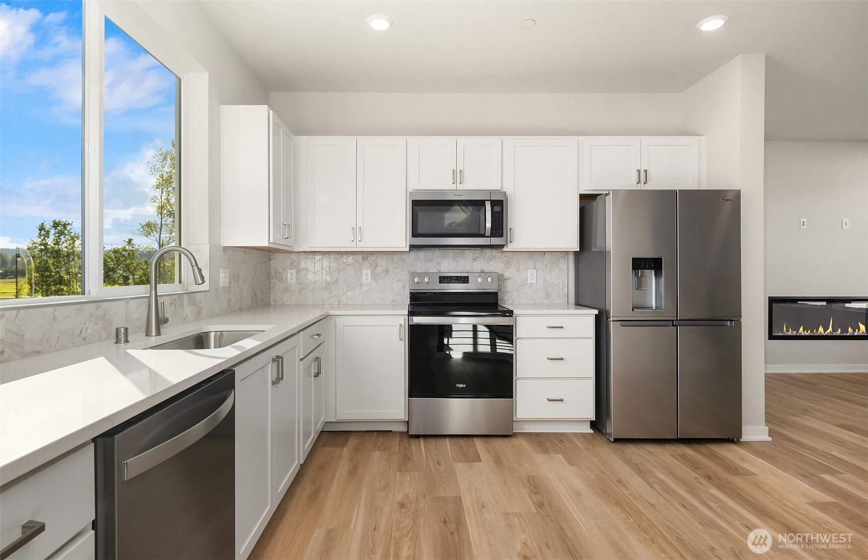 2434 160th Place Property Photo 3