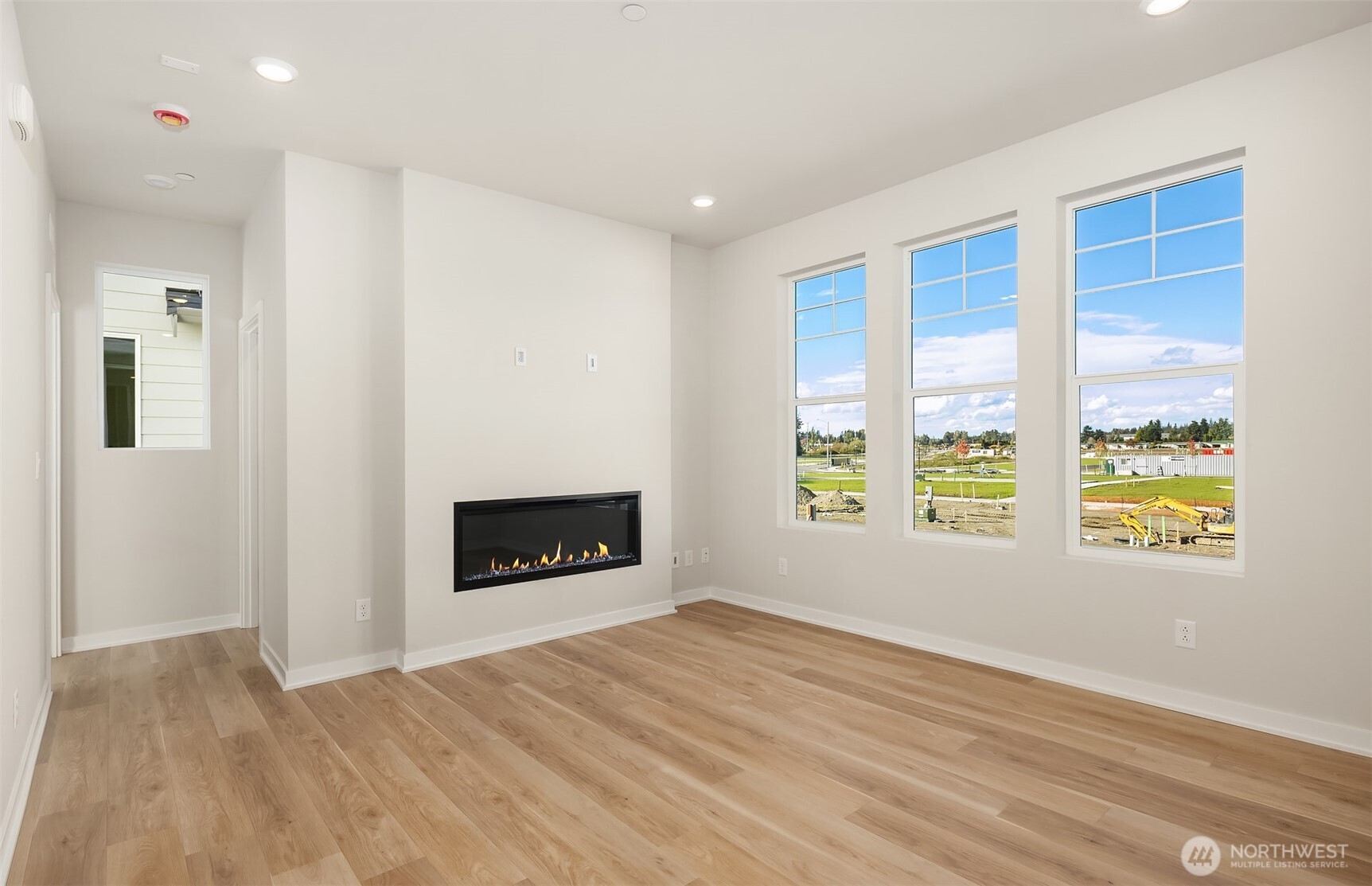 2434 160th Place Property Photo 5