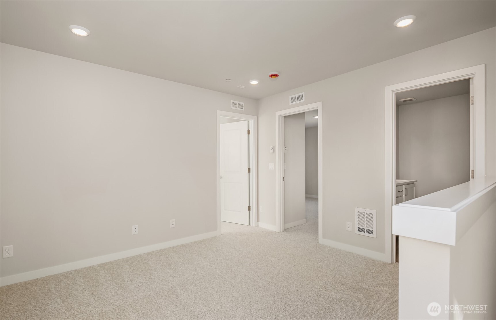 2434 160th Place Property Photo 8