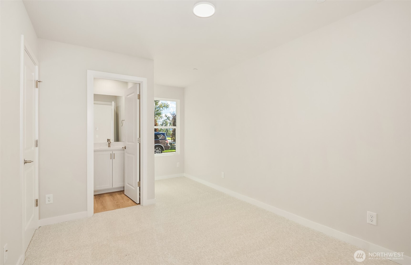 2434 160th Place Property Photo 11