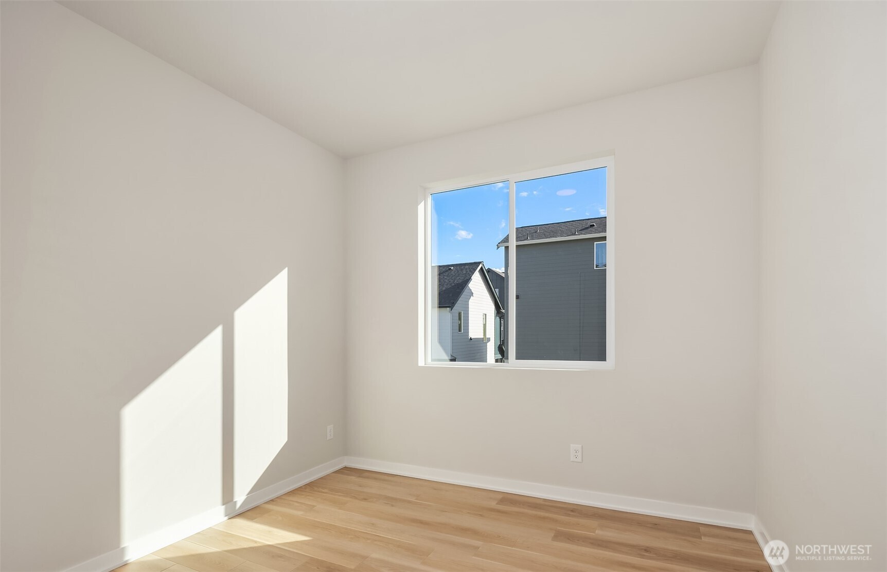 2434 160th Place Property Photo 13