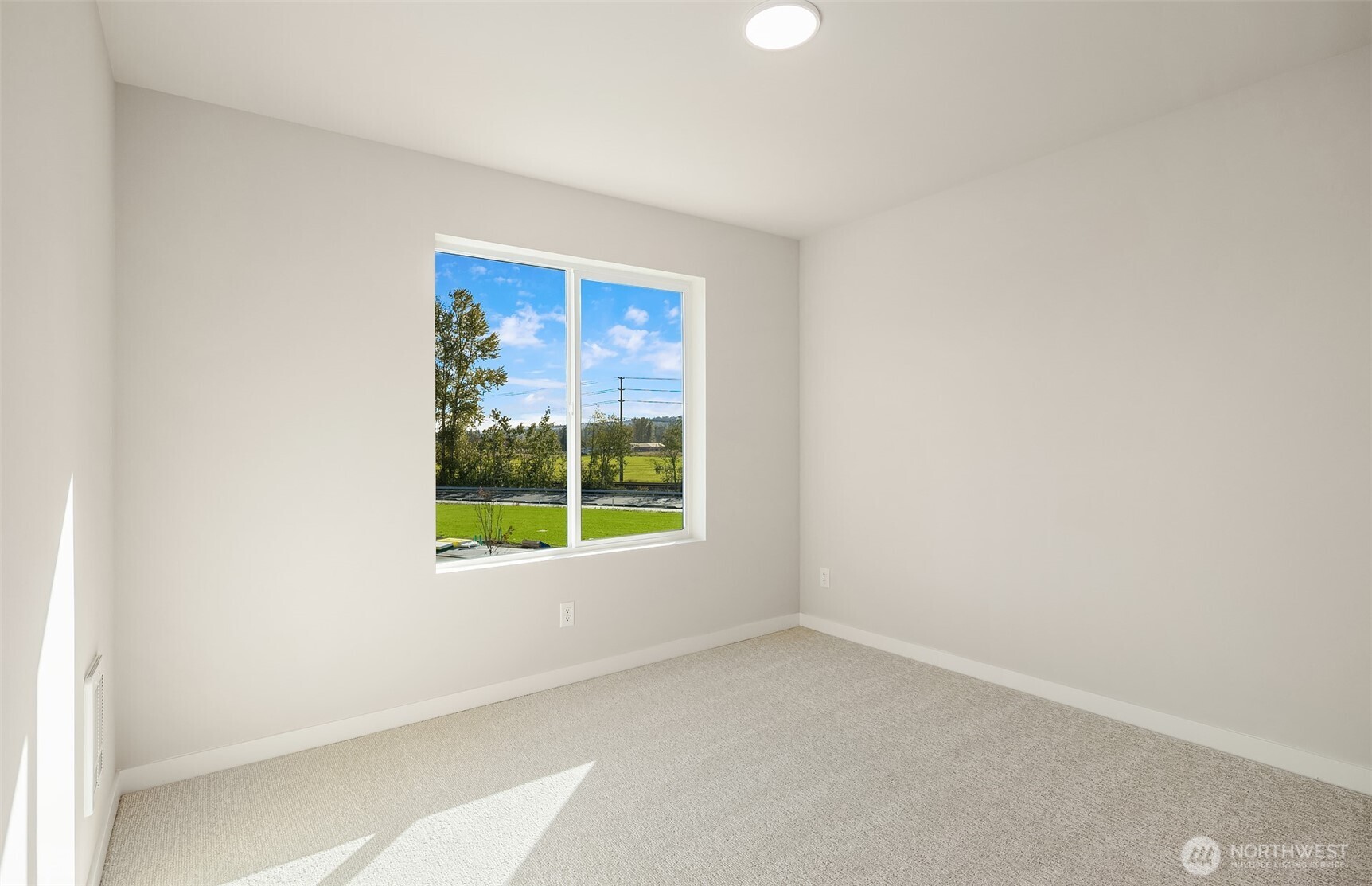 2434 160th Place Property Photo 15