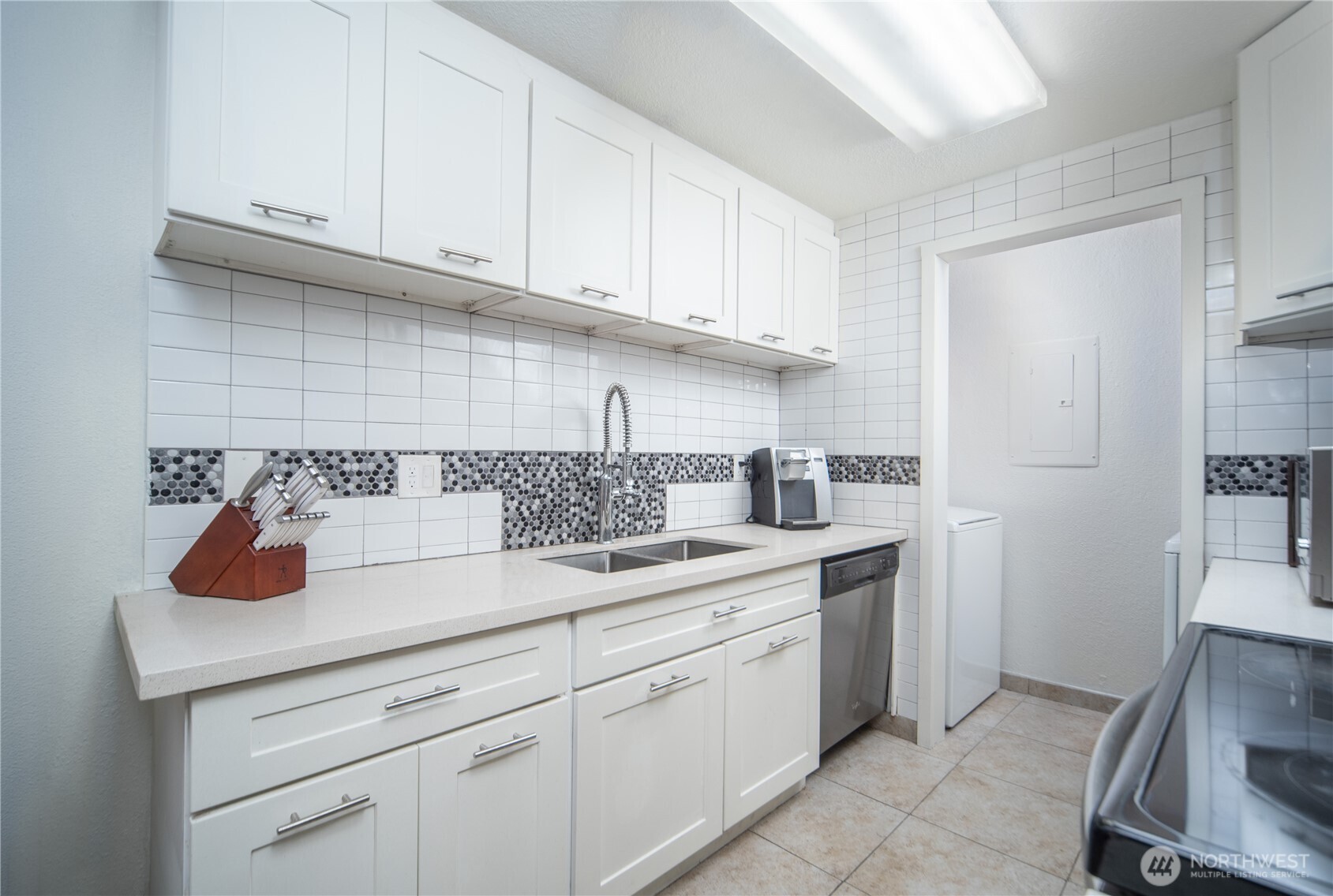16817 Larch Way D206 Property Photo 5