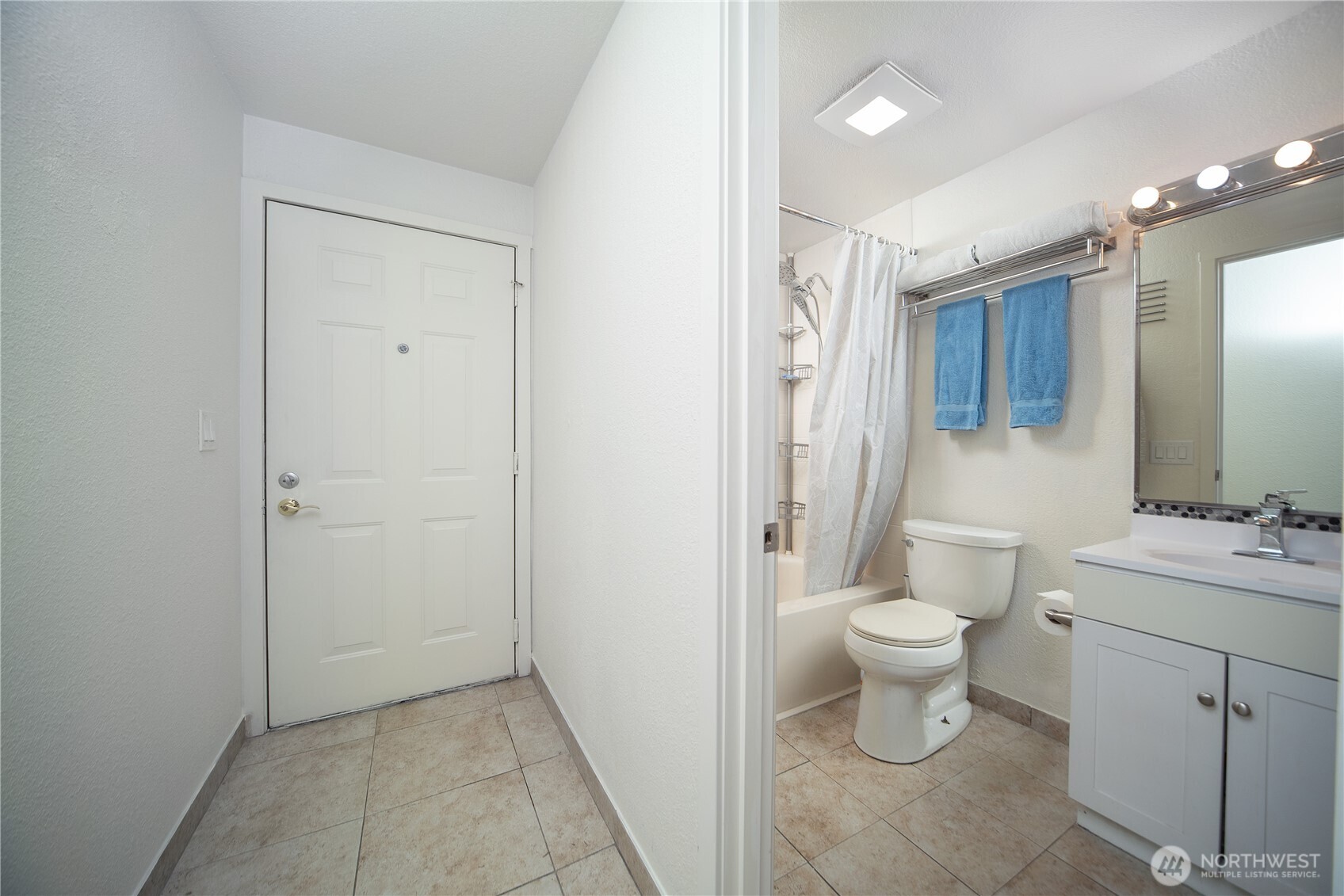 16817 Larch Way D206 Property Photo 8