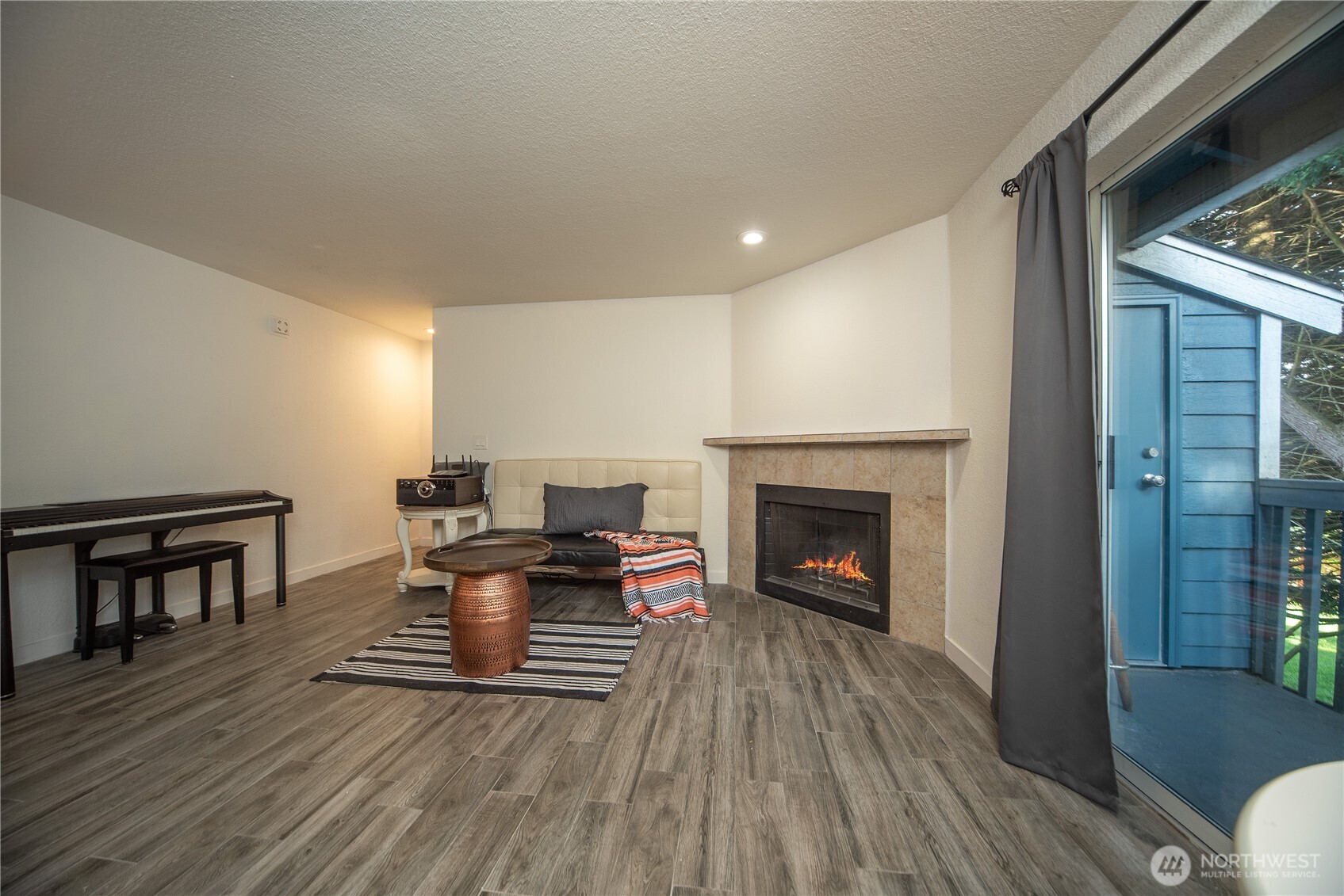16817 Larch Way D206 Property Photo 18