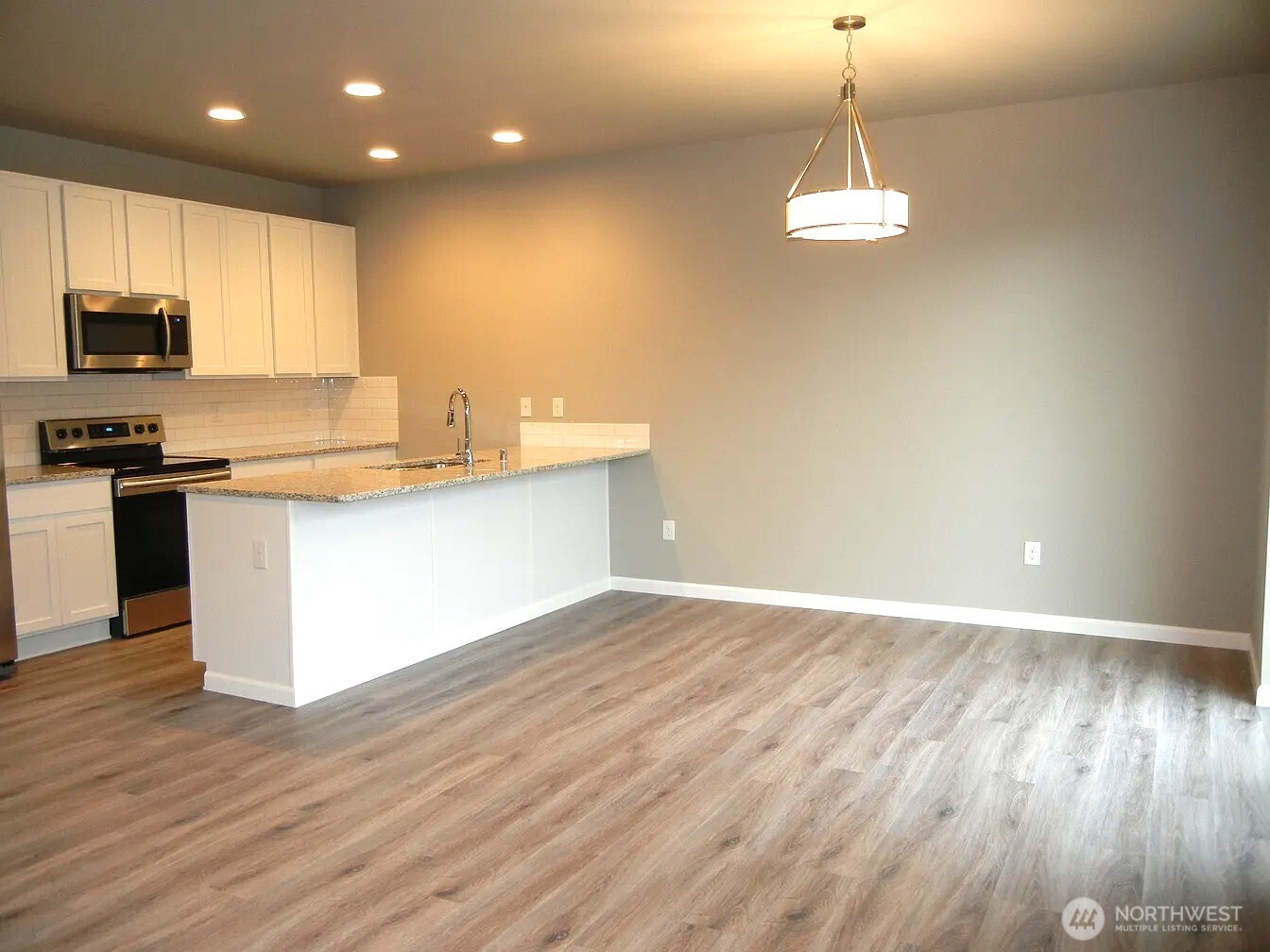 3120 Ponderosa Street Property Photo 2