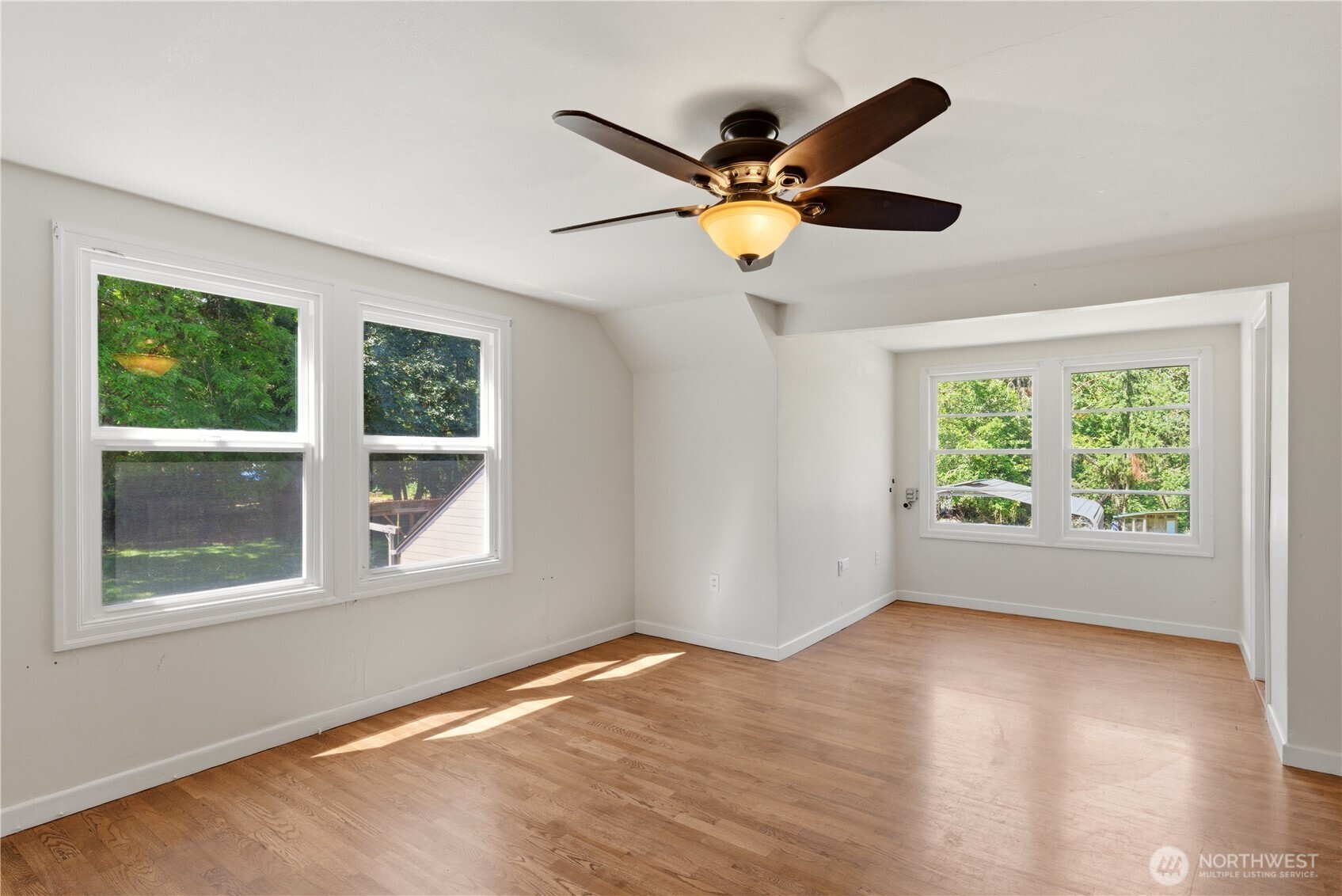 840 11th Avenue Property Photo 17