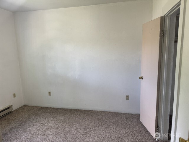 940 Edith Avenue Property Photo 7