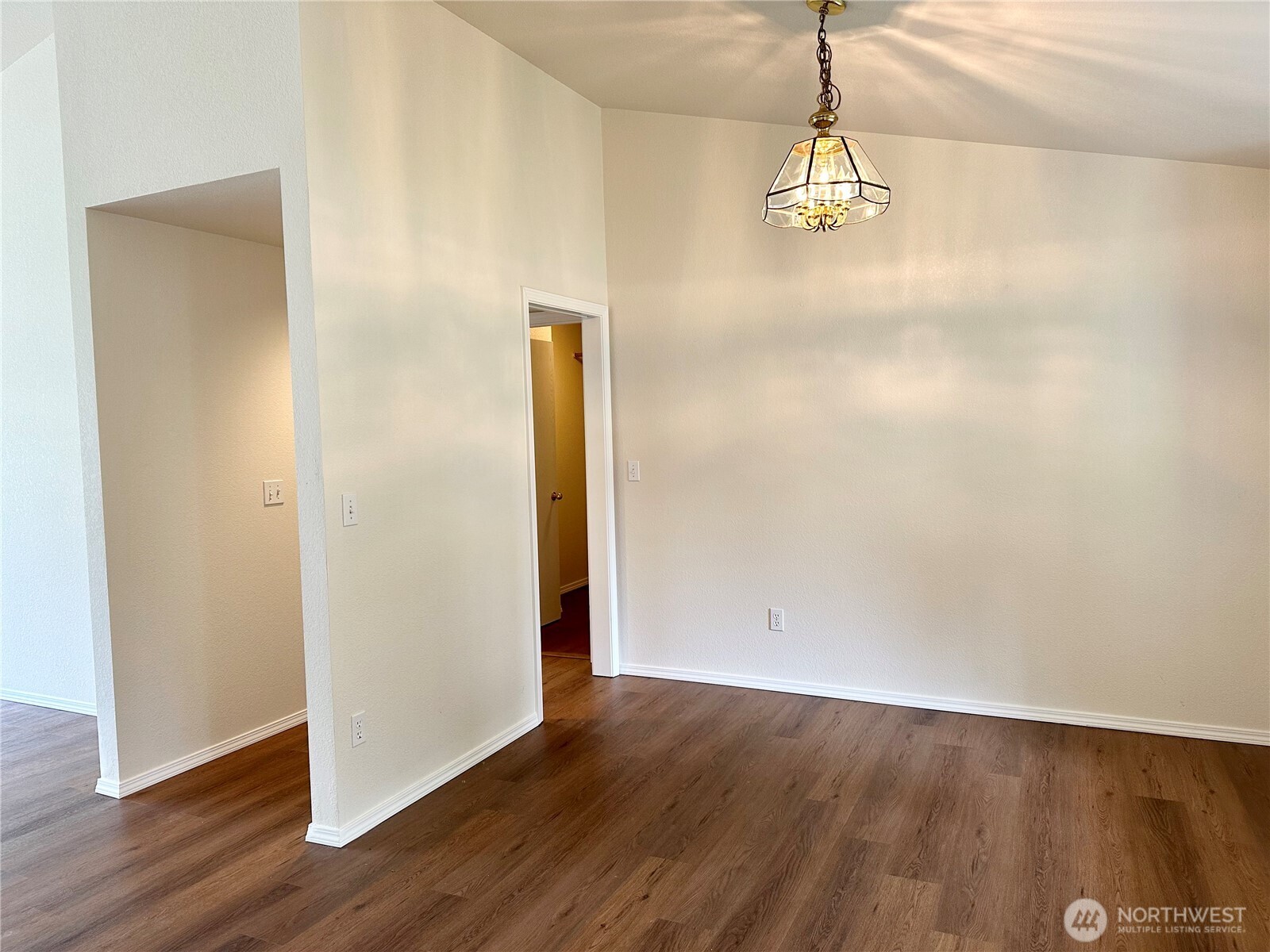 2137 Springview Drive Property Photo 7