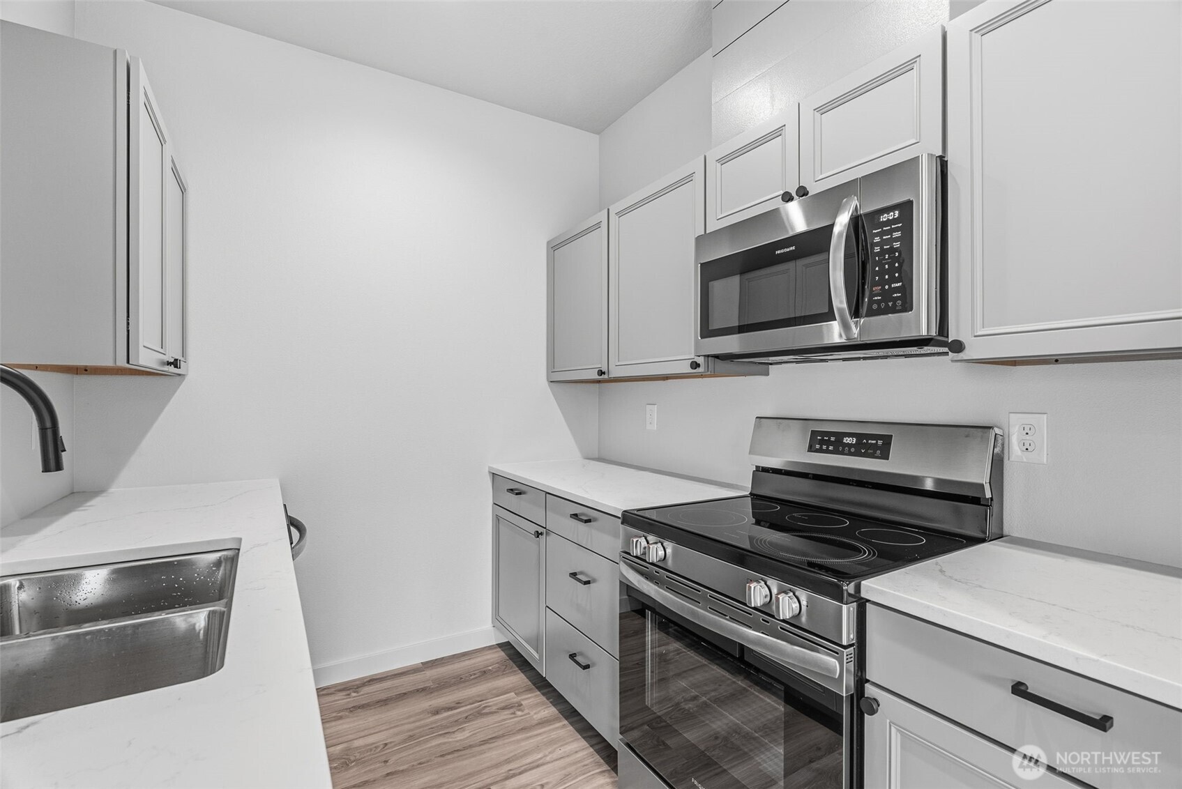 230 Glengate Street Property Photo 7