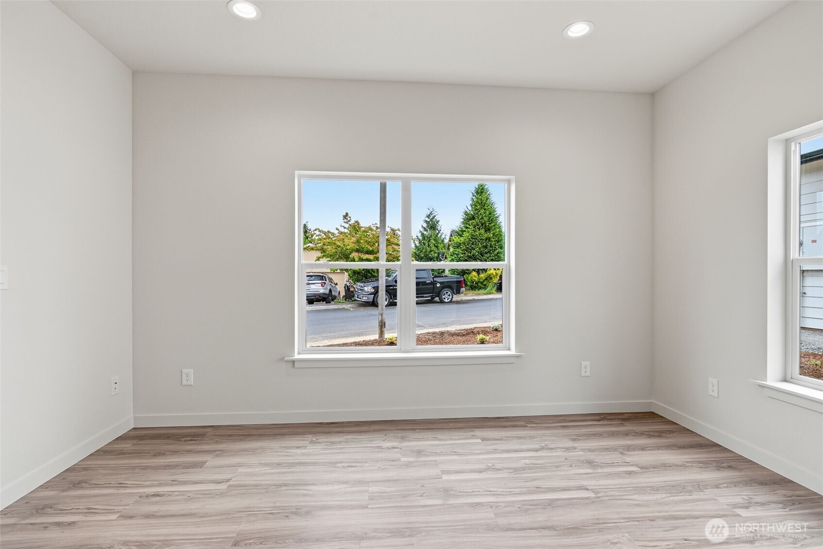 230 Glengate Street Property Photo 8