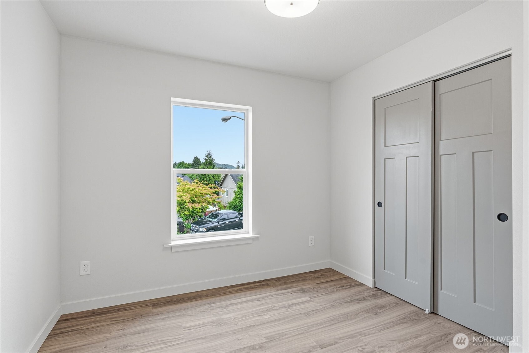230 Glengate Street Property Photo 13