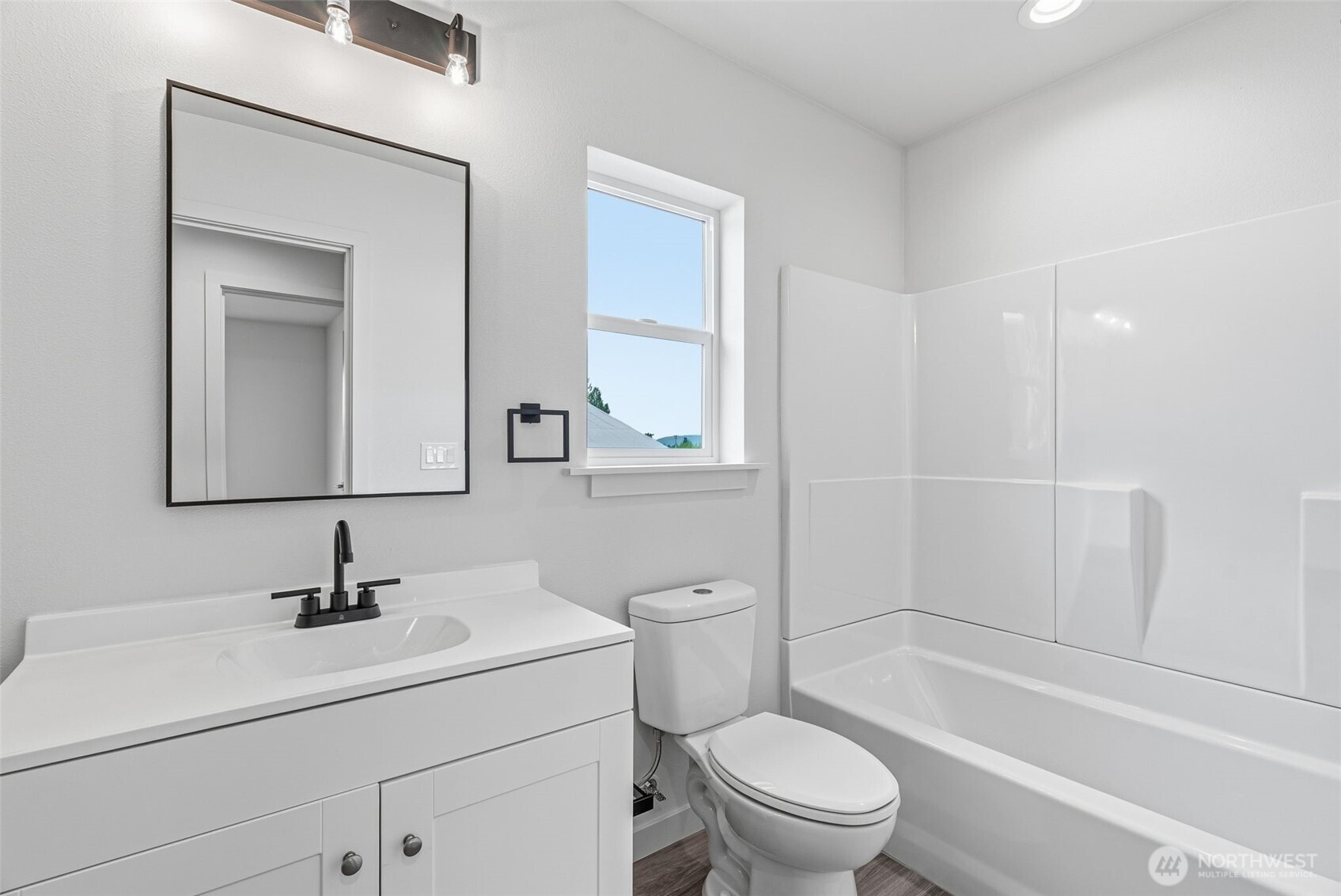 230 Glengate Street Property Photo 14