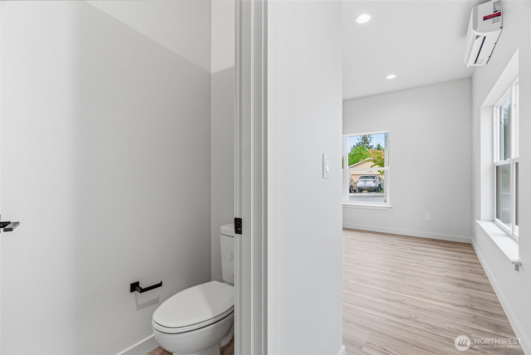 230 Glengate Street Property Photo 17