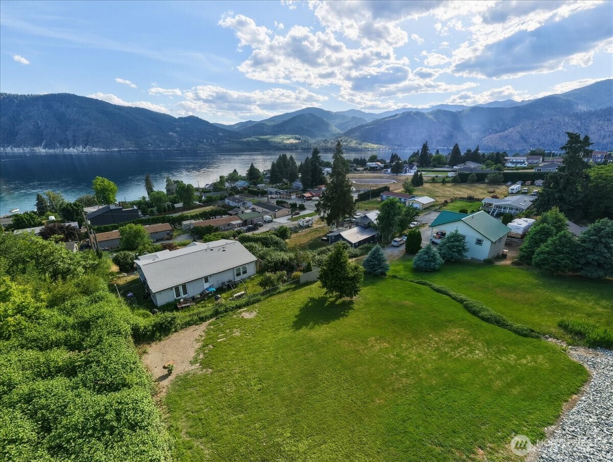 241 Lakeshore Drive Property Photo 10