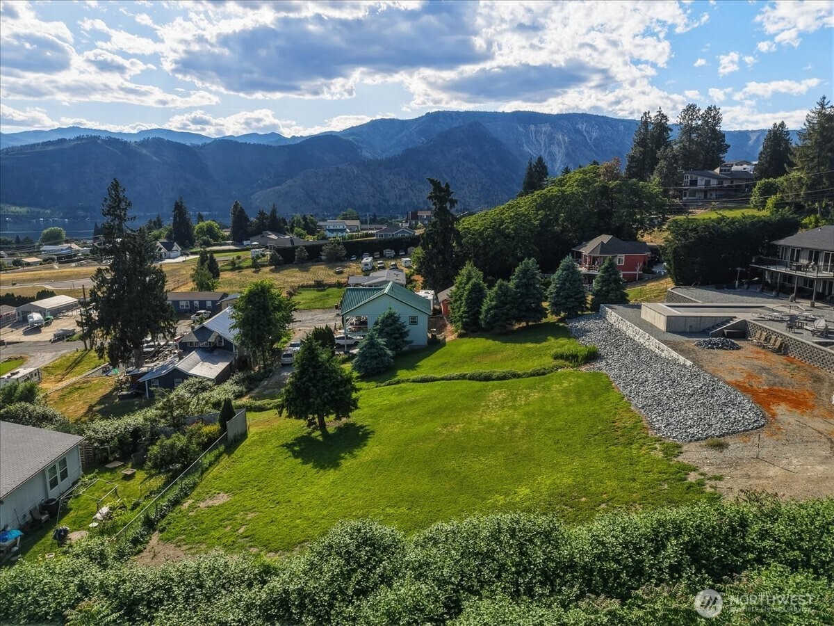 241 Lakeshore Drive Property Photo 11