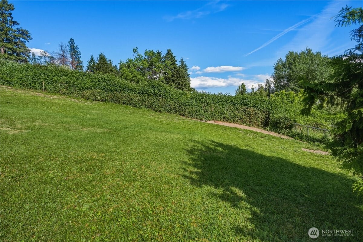 241 Lakeshore Drive Property Photo 16