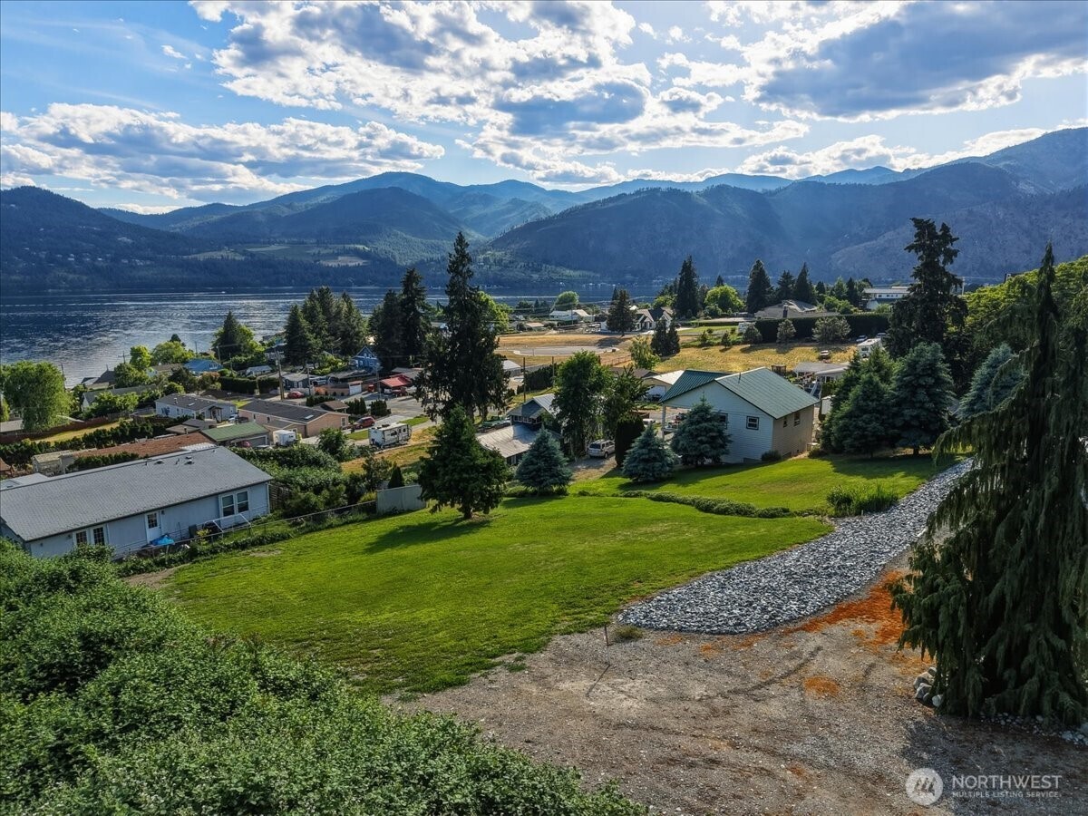 241 Lakeshore Drive Property Photo 18