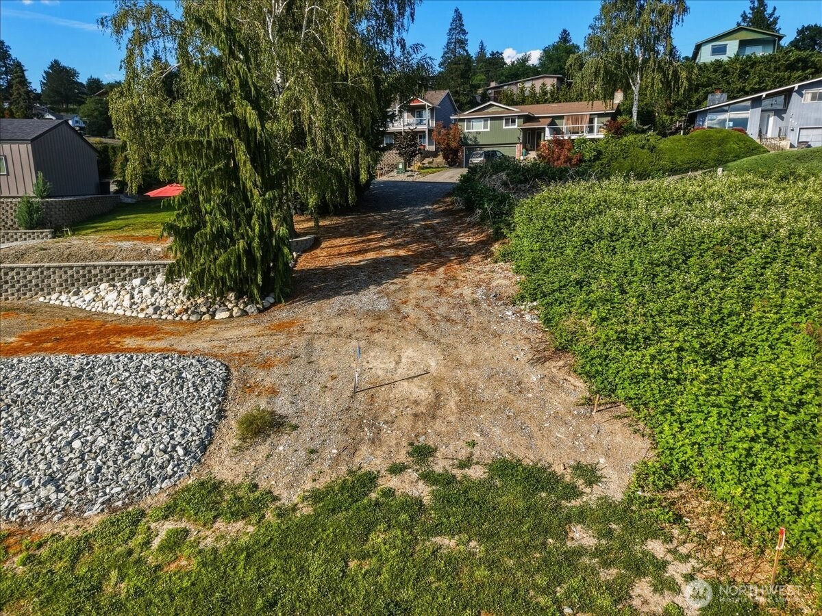 241 Lakeshore Drive Property Photo 23