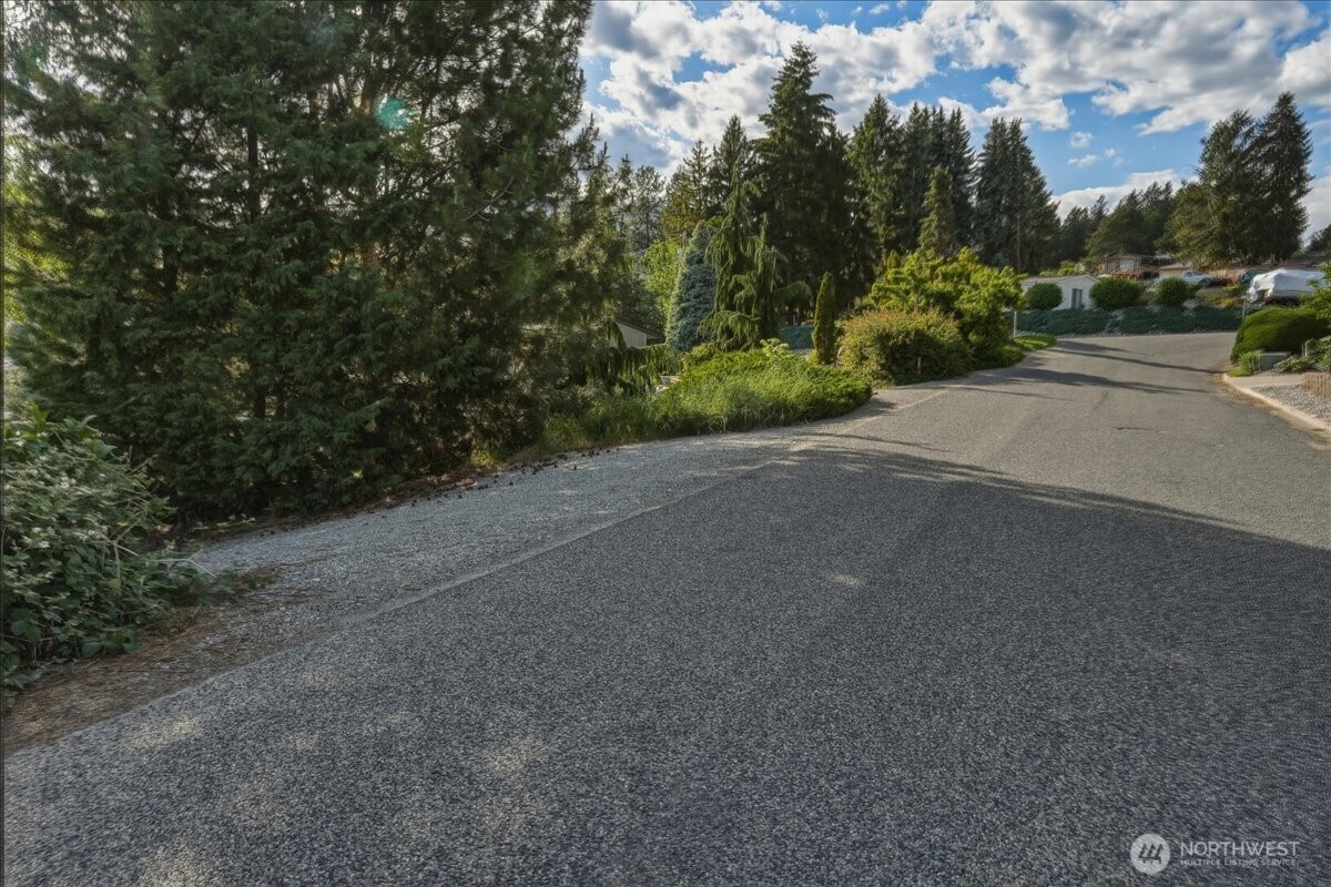 241 Lakeshore Drive Property Photo 27