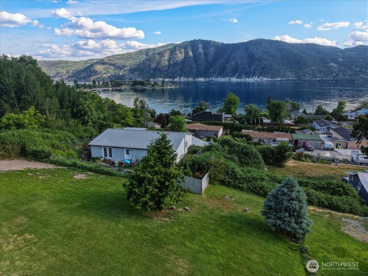 241 Lakeshore Drive Property Photo 33