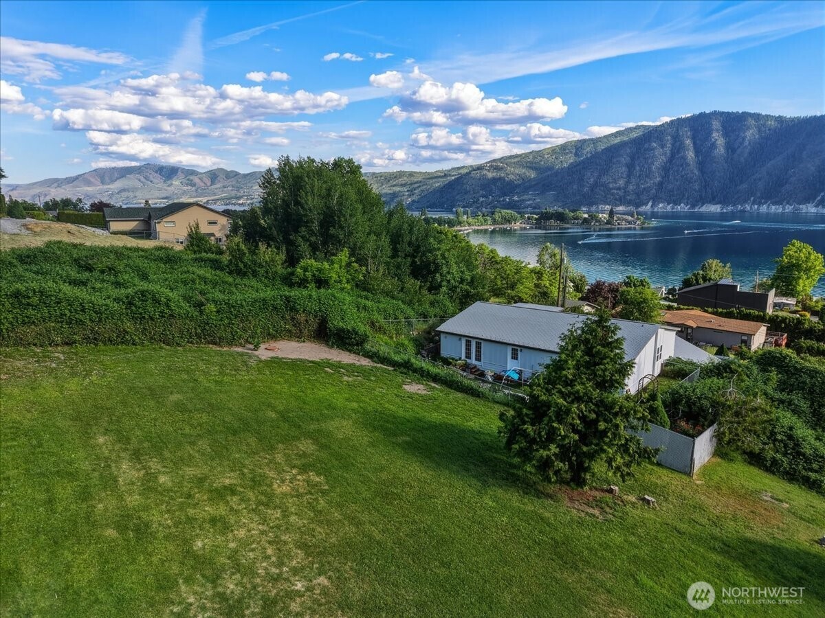 241 Lakeshore Drive Property Photo 34