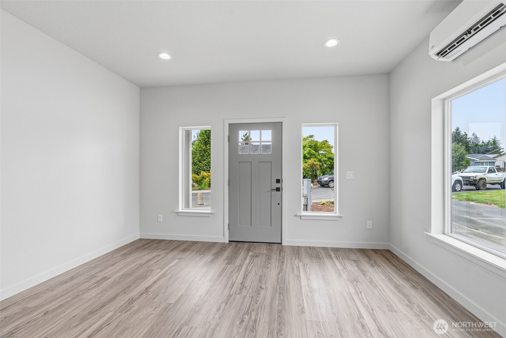 210 Glengate Street Property Photo 5