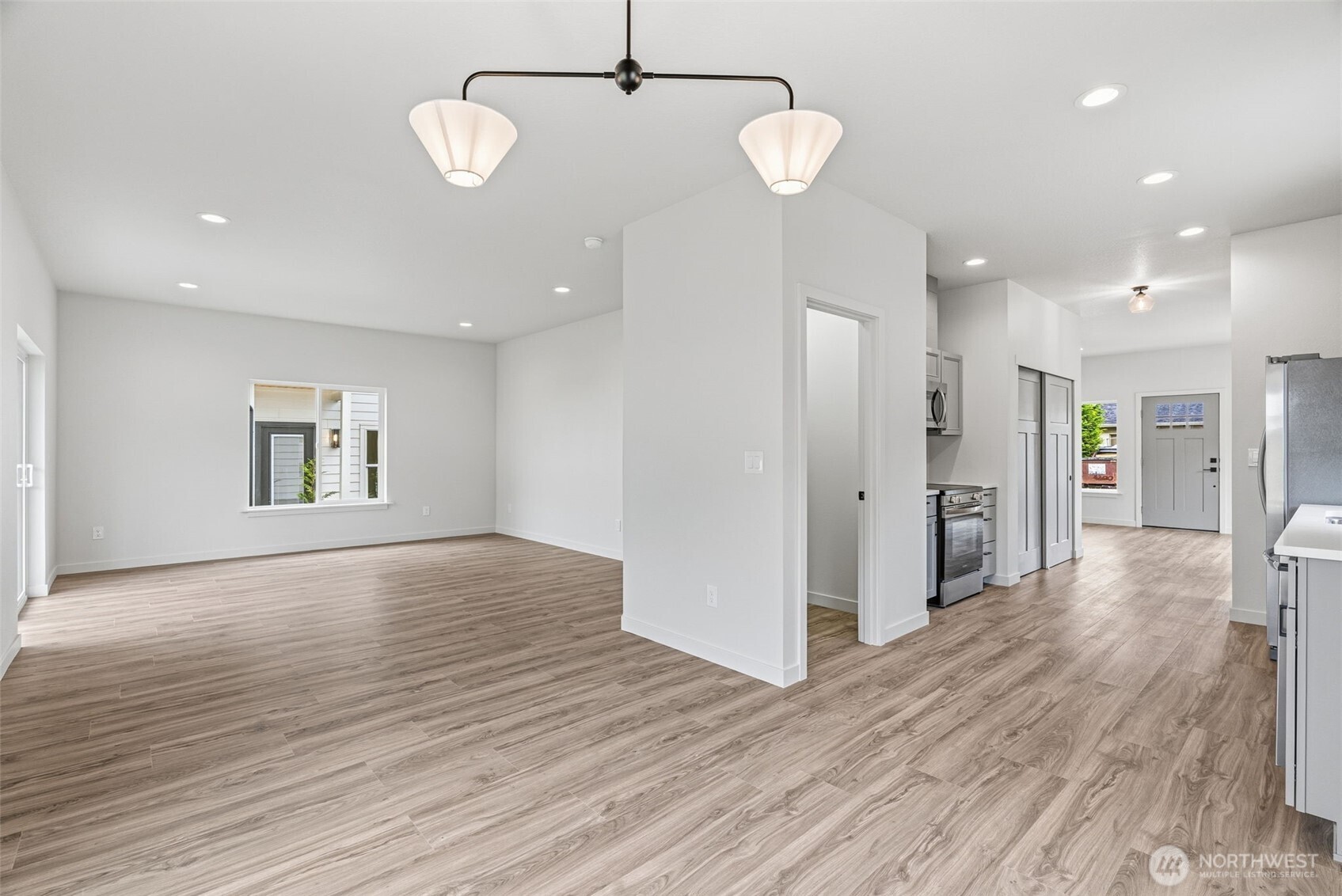210 Glengate Street Property Photo 9