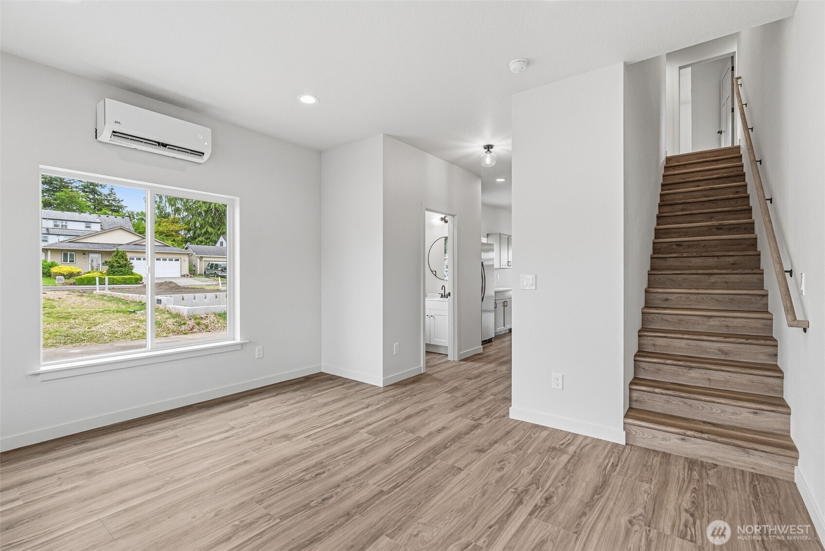 210 Glengate Street Property Photo 14