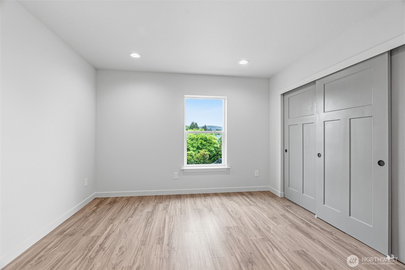 210 Glengate Street Property Photo 16